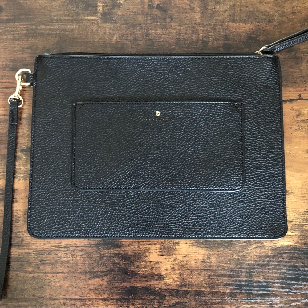 Travanti Clutch